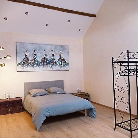 La Grange De Marie A St Angel - Magnifique Grange Renovee En Loft Pour 1 A 6 Pers Villa Saint-Angel  Buitenkant foto