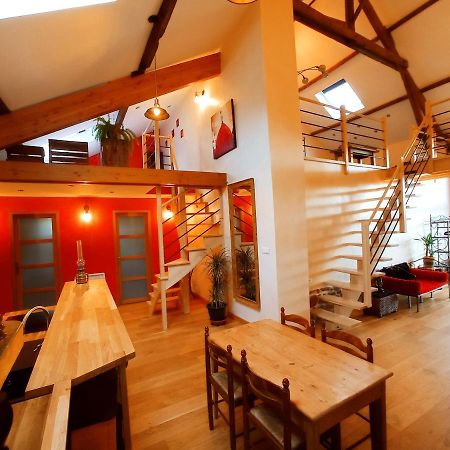 La Grange De Marie A St Angel - Magnifique Grange Renovee En Loft Pour 1 A 6 Pers Villa Saint-Angel  Buitenkant foto
