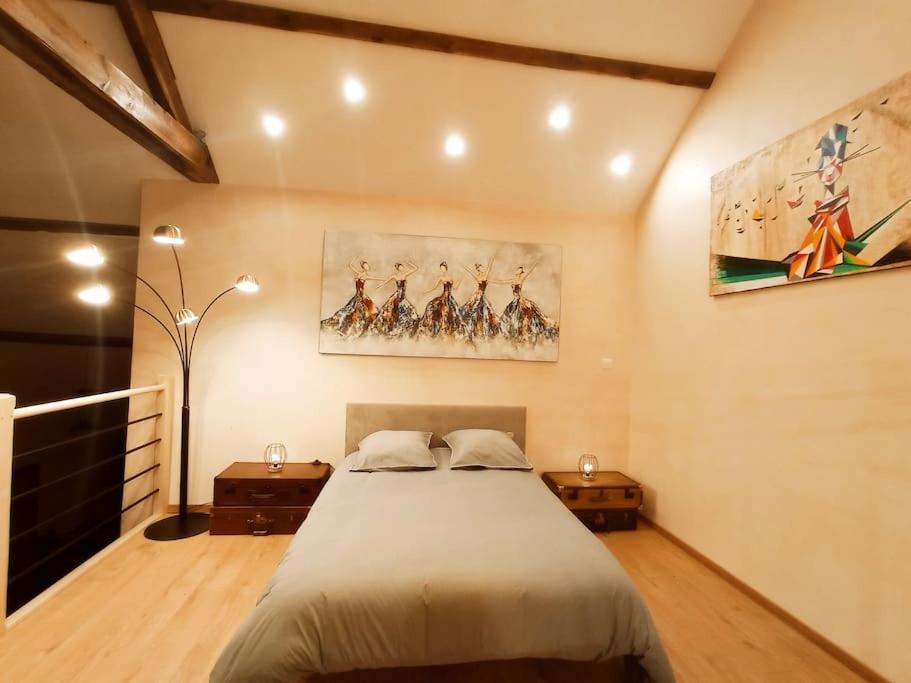La Grange De Marie A St Angel - Magnifique Grange Renovee En Loft Pour 1 A 6 Pers Villa Saint-Angel  Buitenkant foto