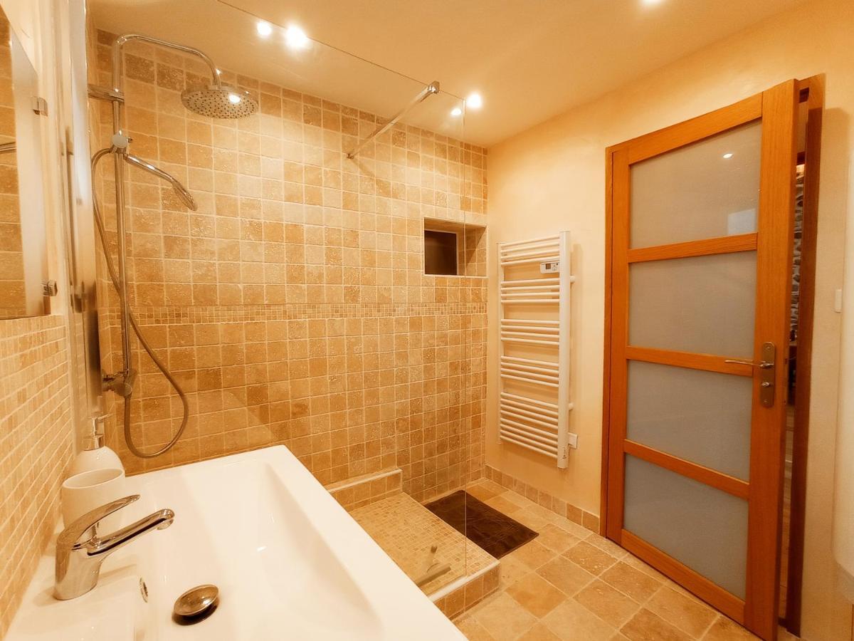 La Grange De Marie A St Angel - Magnifique Grange Renovee En Loft Pour 1 A 6 Pers Villa Saint-Angel  Buitenkant foto